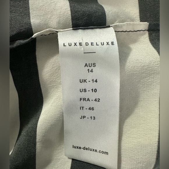 🖤✨ Luxe to Deluxe Striped Blouse - Size 10  ✨🖤 - Picture 11 of 12